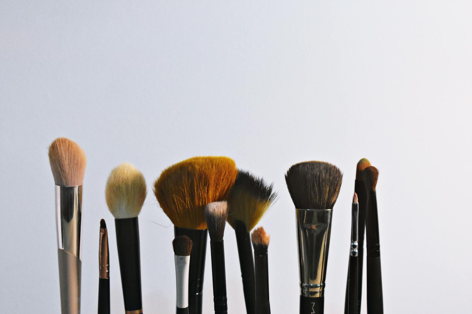 Makeup Enthusiast’s Must-Have Tools for Effortless Glam